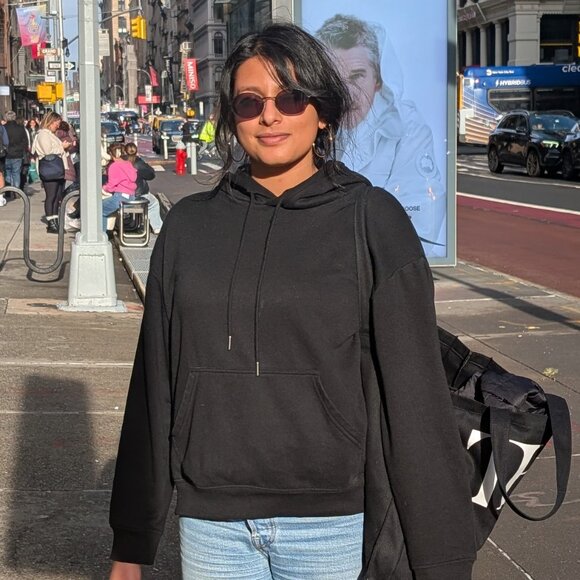 Meet your Posher, Julia - Picture 1 of 1